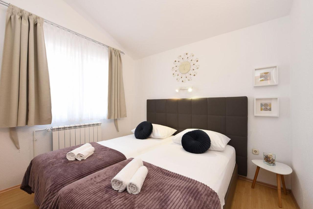 Apartments Amari 스타리그라드 파클레니차 외부 사진