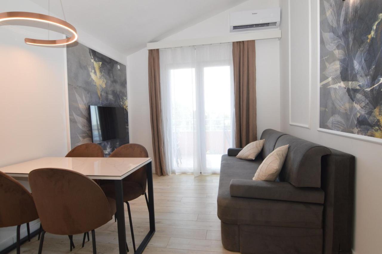 Apartments Amari 스타리그라드 파클레니차 외부 사진