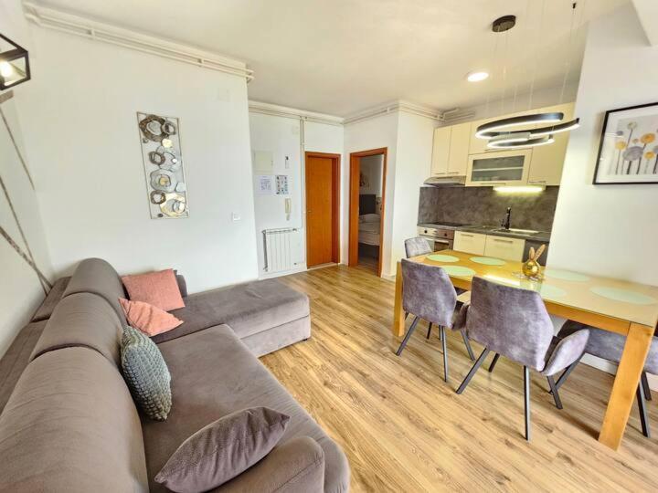 Apartments Amari 스타리그라드 파클레니차 외부 사진