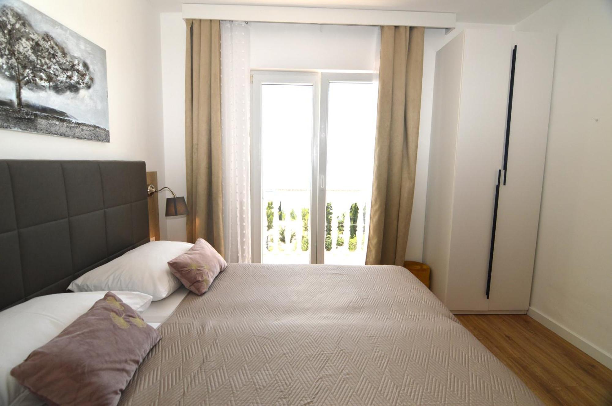 Apartments Amari 스타리그라드 파클레니차 외부 사진