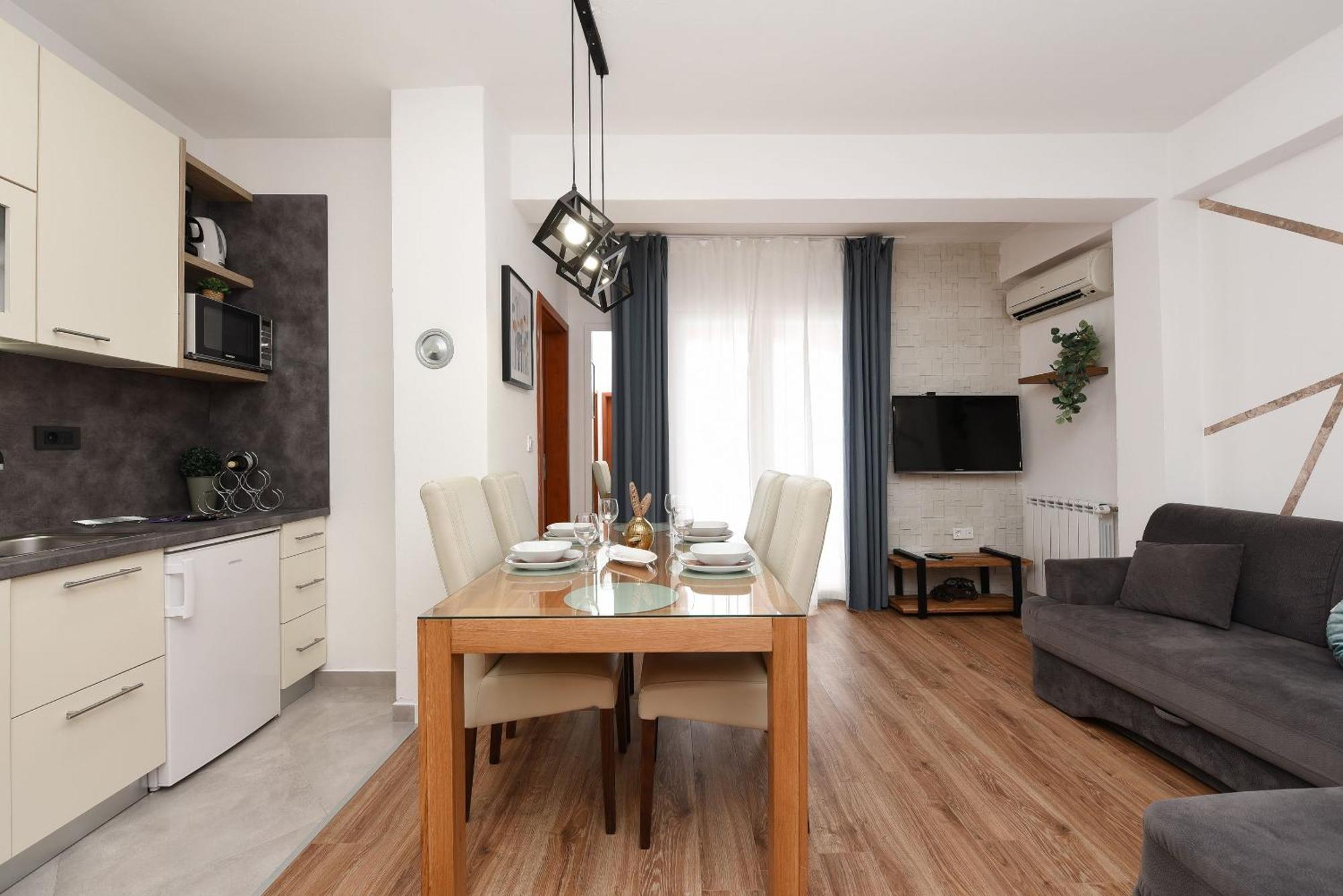 Apartments Amari 스타리그라드 파클레니차 외부 사진